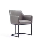 Chaise de salle à manger moderne capitonnée en similicuir avec accoudoirs